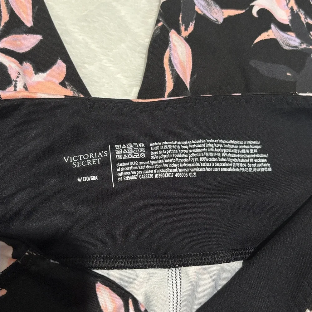 Victoria's Secret Flow On Point High Rise Pocket Legging